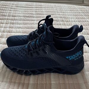 Tsiodfo sneakers